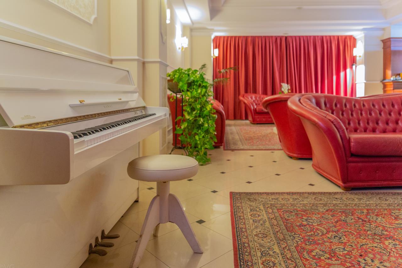 Hotel Executive La Fiorita Rimini Exteriör bild